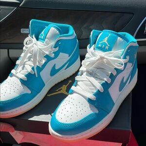 Jordan Women's Blue and White Sneakers